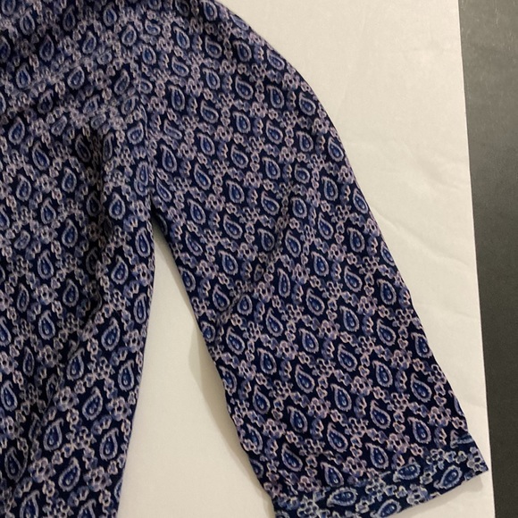 Old Navy Size XS blue & cream paisley printed blouse Made in India. 100% Viscose - Picture 4 of 12